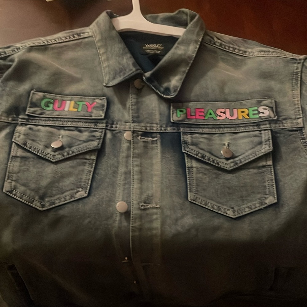 This is the WESC Jean jacket thriller only worn once still brand new